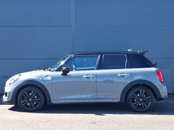 Used MINI Hatch 2019 for sale - 78424981: Photo