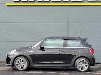 Used MINI Hatch 2023 for sale - 79627332: Photo