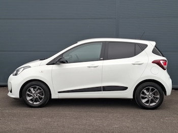 Used Hyundai i10 2018 for sale - 79061013: Photo