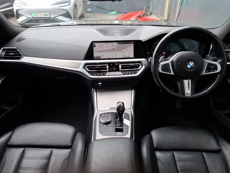 Used BMW 3 Series 2019 for sale - 77611095: Photo 2