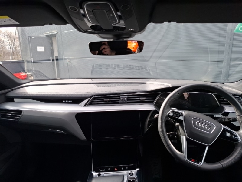 Used Audi e-tron 2022 for sale - 77987881: Photo 2