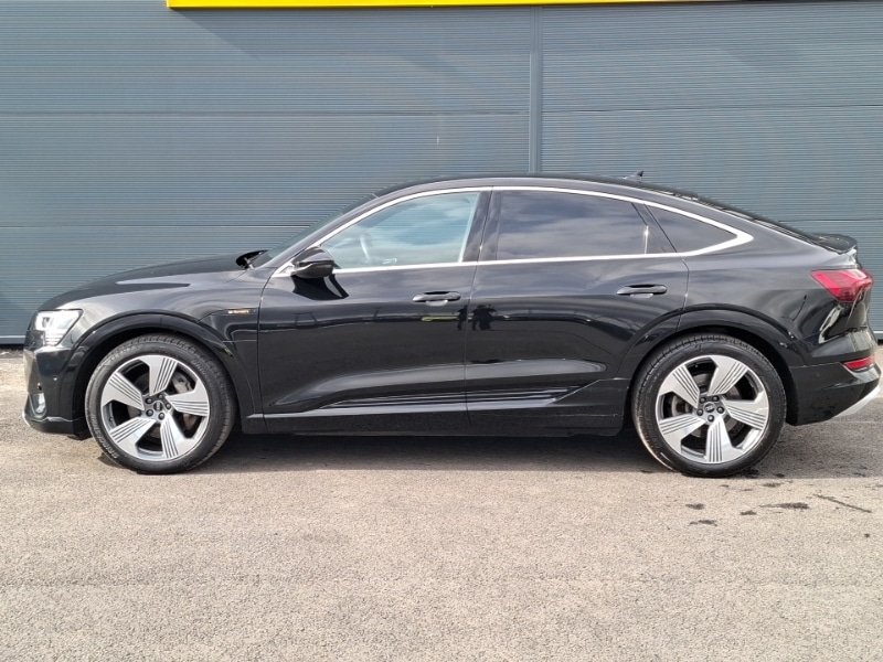 Used Audi e-tron 2022 for sale - 77987881: Photo 4