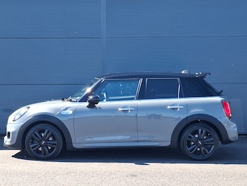 Used MINI Hatch 2019 for sale - 79343456: Photo