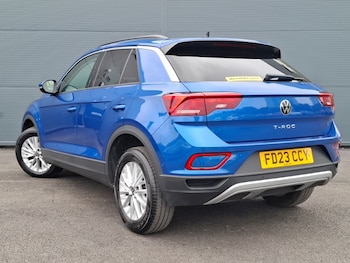 Used Volkswagen T-Roc 2023 for sale - 75357808: Photo