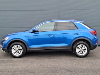 Used Volkswagen T-Roc 2023 for sale - 75357808: Photo