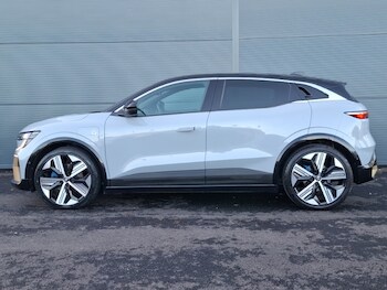 Used Renault Megane E Tech 2023 for sale - 77004411: Photo