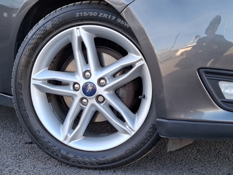 Used Ford Focus 2017 for sale - 77987867: Photo 9