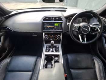 Used Jaguar XE 2019 for sale - 75219607: Photo