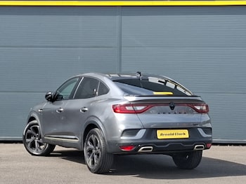 Used Renault Arkana 2023 for sale - 79550059: Photo