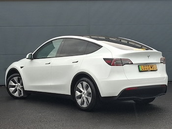 Used Tesla Model Y 2023 for sale - 76135073: Photo