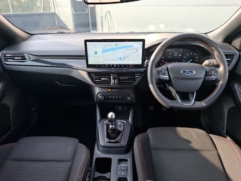 Used Ford Focus 2023 for sale - 76091791: Photo 2