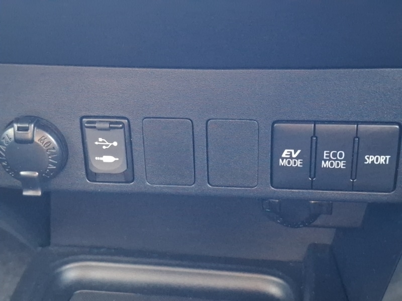 Used Toyota RAV4 2018 for sale - 76393185: Photo 15