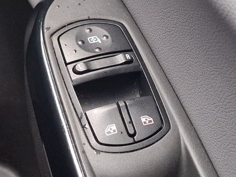 Used Vauxhall Corsa 2016 for sale - 77630376: Photo 18