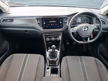 Used Volkswagen T-Roc 2019 for sale - 75775226: Photo
