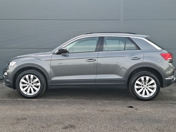 Used Volkswagen T-Roc 2019 for sale - 75775226: Photo