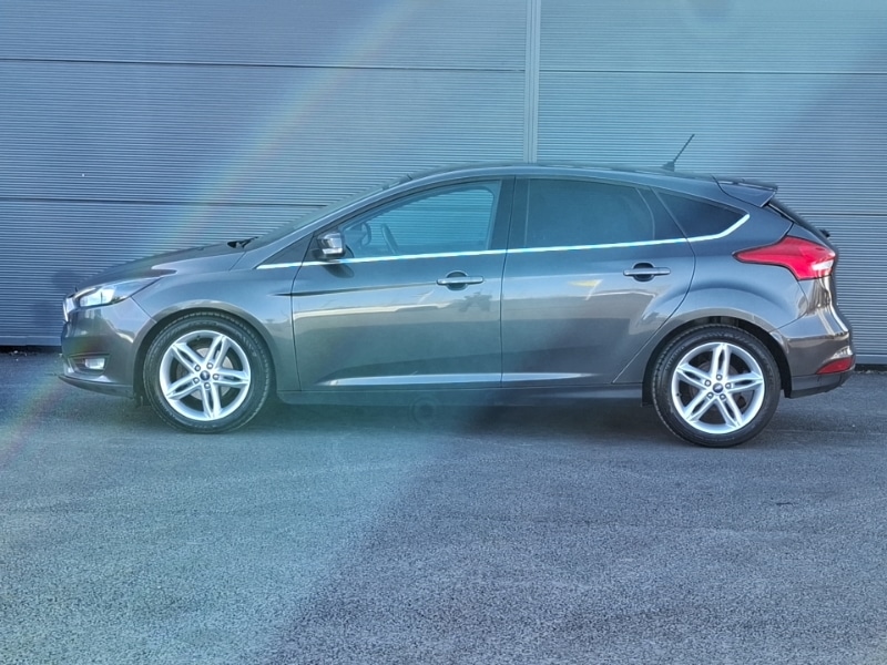 Used Ford Focus 2017 for sale - 77922616: Photo 4