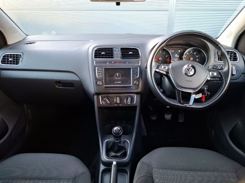 Used Volkswagen Polo 2016 for sale - 76779821: Photo 2