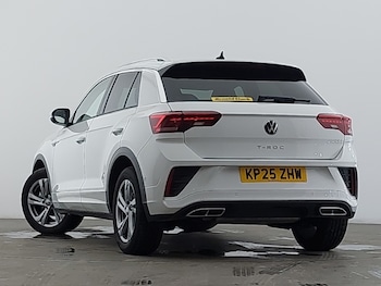 Used Volkswagen T-Roc 2025 for sale - 77130125: Photo