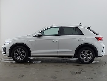 Used Volkswagen T-Roc 2025 for sale - 77130125: Photo