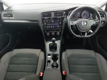 Used Volkswagen Golf 2018 for sale - 78023511: Photo