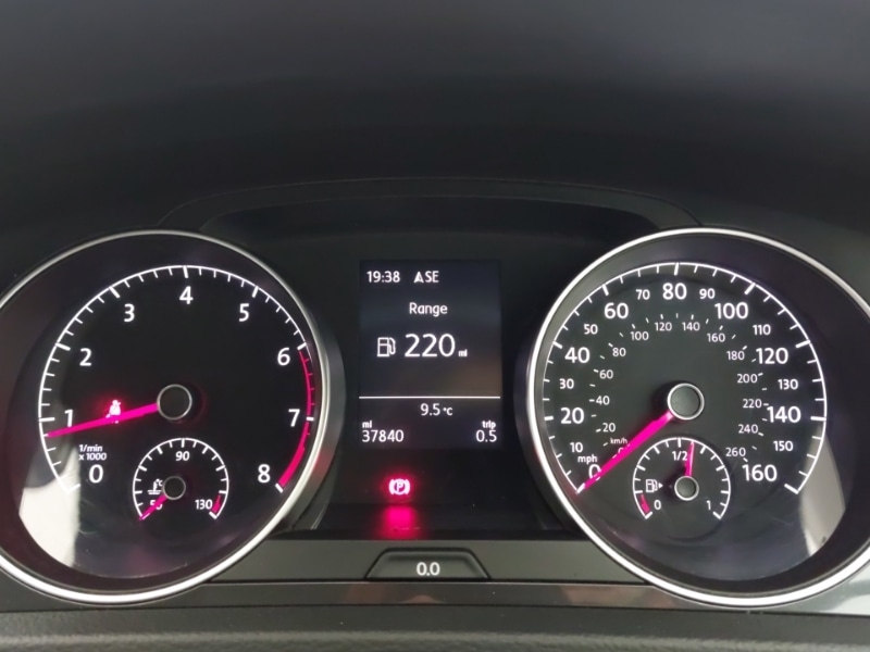 Used Volkswagen Golf 2017 for sale - 77385825: Photo 10