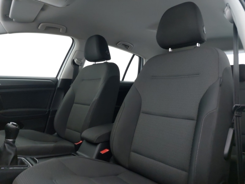 Used Volkswagen Golf 2017 for sale - 77385825: Photo 12