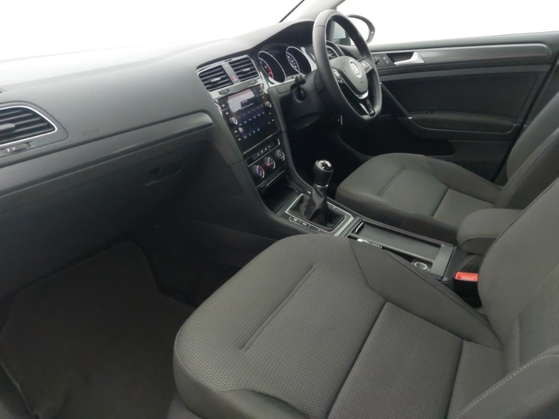 Used Volkswagen Golf 2017 for sale - 77385825: Photo 5