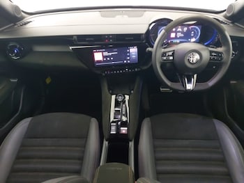 Used Alfa Romeo Junior 2025 for sale - 78178594: Photo