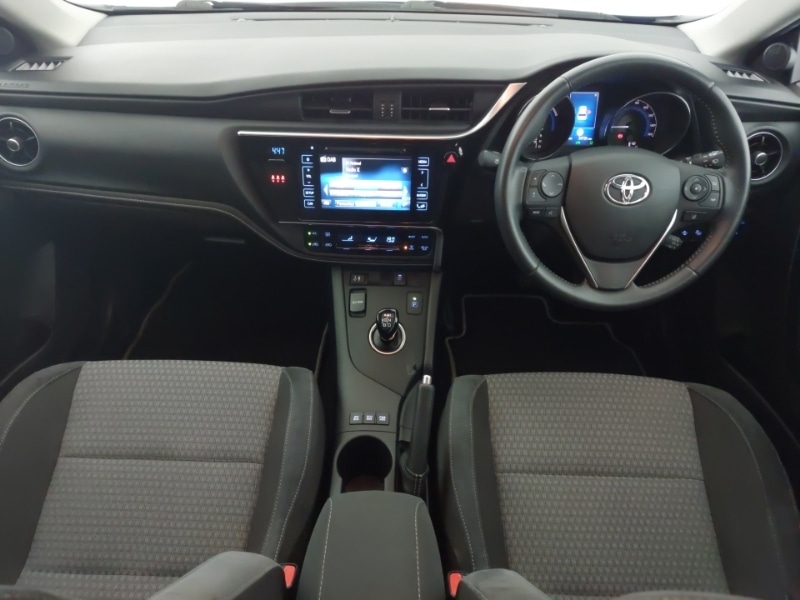 Used Toyota Auris 2018 for sale - 77682592: Photo 2