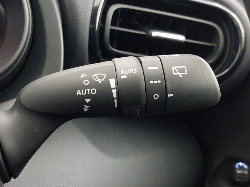 Used Toyota Yaris Cross 2023 for sale - 77999858: Photo 13