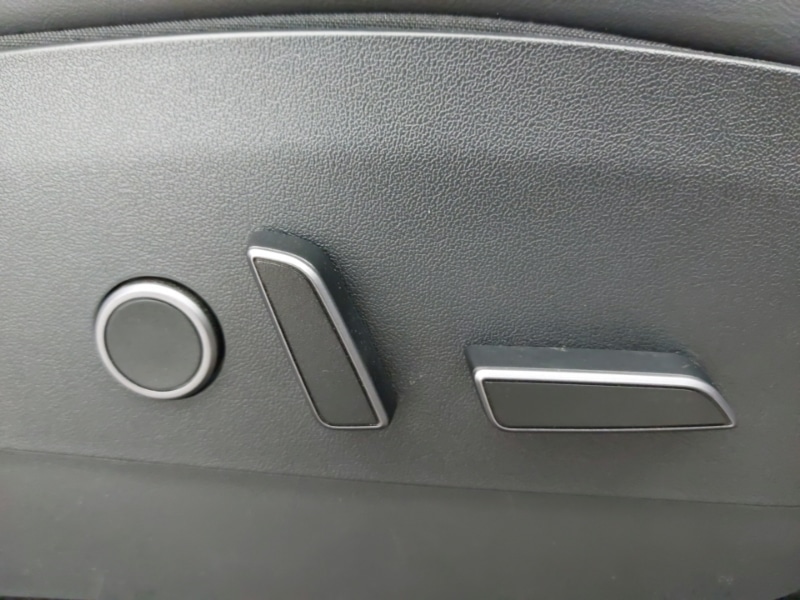 Used Tesla Model Y 2023 for sale - 78112895: Photo 17