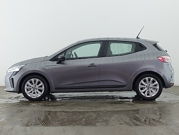 Used Renault Clio 2025 for sale - 78865879: Photo