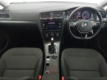 Used Volkswagen Golf 2019 for sale - 76614045: Photo