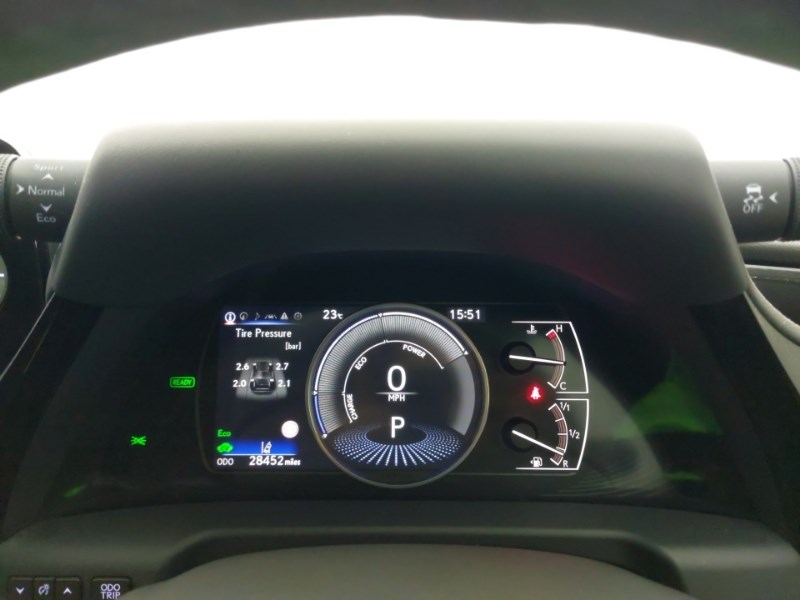 2022 Lexus ES 300h 2.5 4dr CVT Saloon Hybrid Automatic - Picture 10 of 19