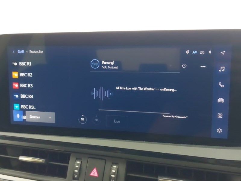 2022 Lexus ES 300h 2.5 4dr CVT Saloon Hybrid Automatic - Picture 14 of 19