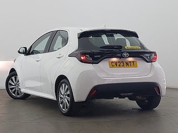 Used Toyota Yaris 2023 for sale - 79447767: Photo