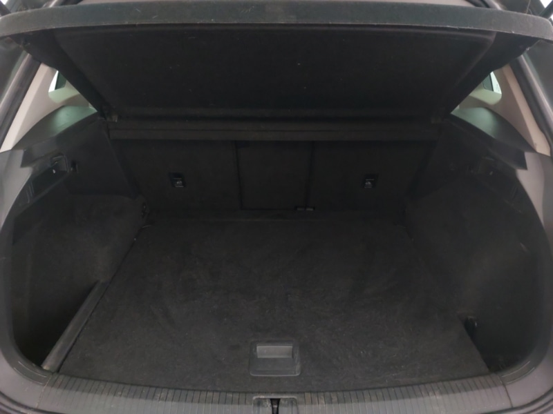 Used Volkswagen Tiguan 2018 for sale - 77141773: Photo 8