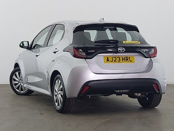 Used Toyota Yaris 2023 for sale - 79452336: Photo