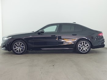 Used BMW 5 Series 2024 for sale - 78147200: Photo