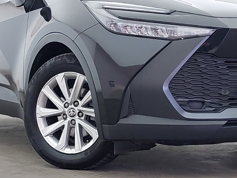 Used Toyota C-HR 2024 for sale - 76358699: Photo 9