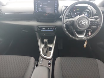 Used Toyota Yaris 2023 for sale - 79529757: Photo