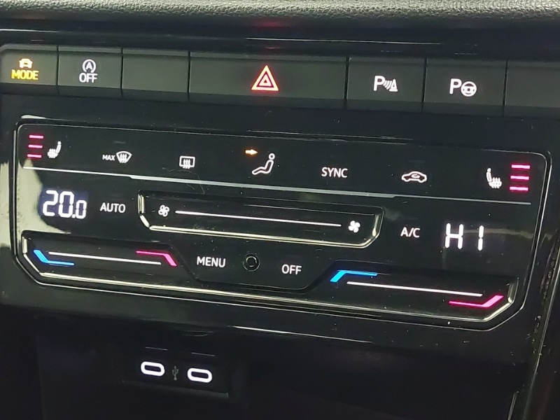 Used Volkswagen T-Roc 2023 for sale - 77651775: Photo 16