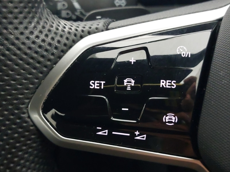 Used Volkswagen T-Roc 2023 for sale - 77651775: Photo 18