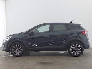Used Renault Captur 2023 for sale - 77777069: Photo
