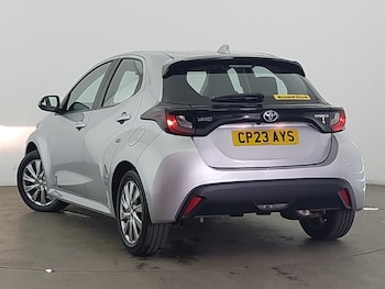 Used Toyota Yaris 2023 for sale - 79343094: Photo