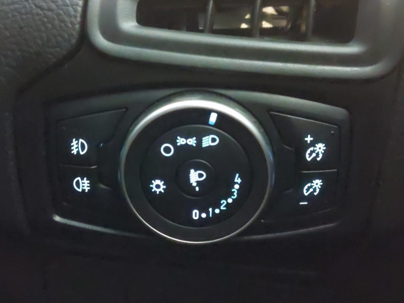 Used Ford Focus 2017 for sale - 77856233: Photo 19