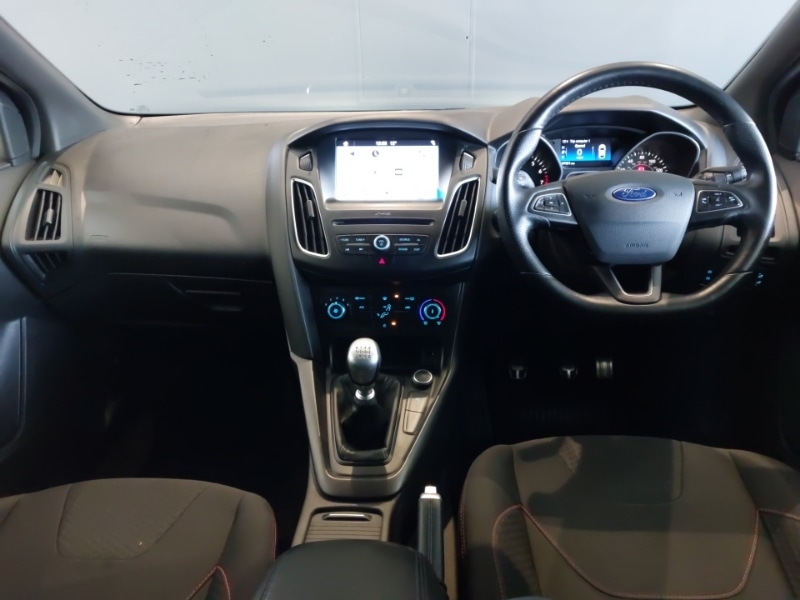 Used Ford Focus 2017 for sale - 77856233: Photo 2