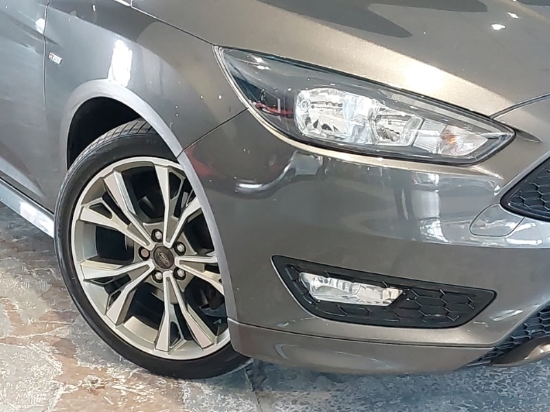 Used Ford Focus 2017 for sale - 77856233: Photo 9