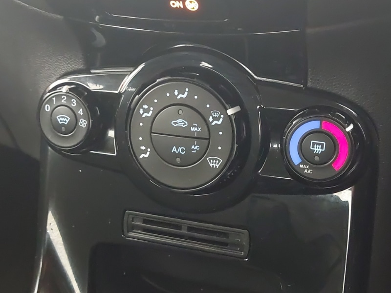 Used Ford Fiesta 2015 for sale - 77304386: Photo 16