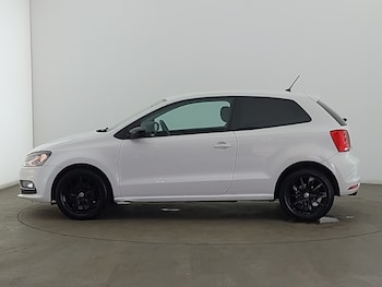 Used Volkswagen Polo 2015 for sale - 78642789: Photo